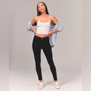 Abercrombie & Fitch | 30 | Mid Rise Super Skinny Jeans in Black Short